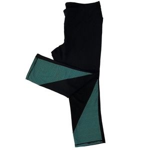 GapFit Workout Yoga Capri Leggings Striped Black L